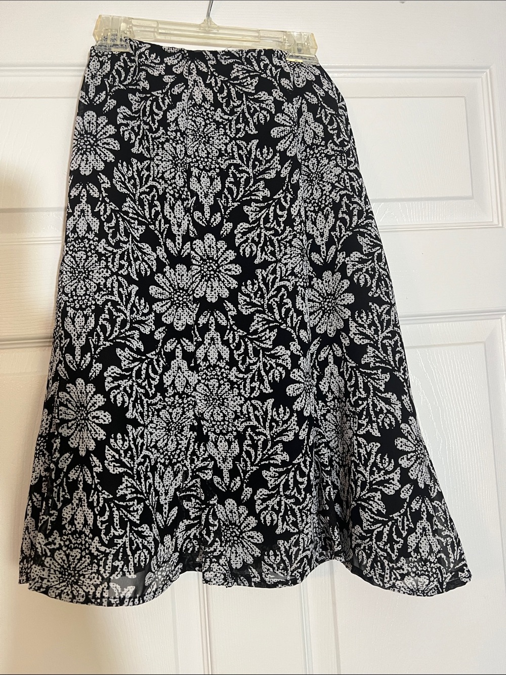 Jaclyn Smith Black & White Floral A-Line Skirt